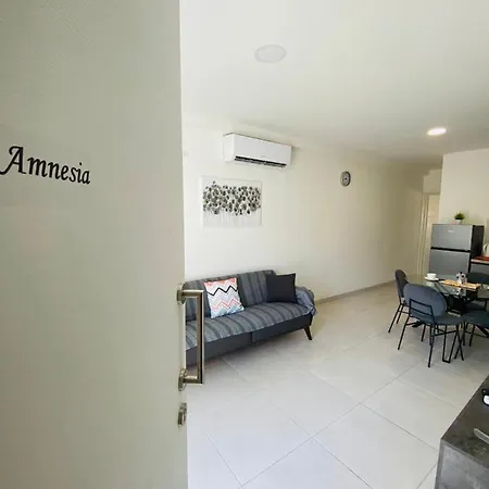 Amnesia Apartment St. Paul's Bay Exterior foto